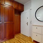 Market Square View Cozy 2 As R425